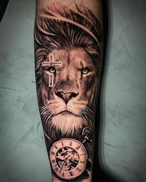 Tattoo leao coxa masculina